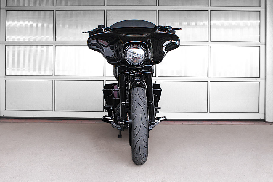 Harley-Davidson Streetglide Bagger Custom Bike